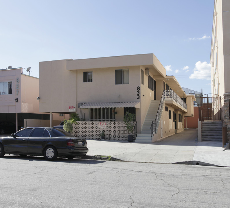 833 N Hudson Ave in Los Angeles, CA - Building Photo