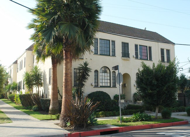 4300 Willow Brook Ave in Los Angeles, CA - Foto de edificio - Building Photo