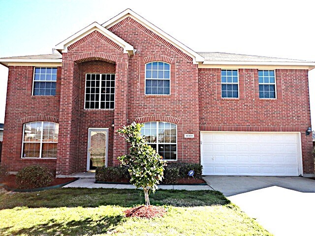 10308 Oak Branch Ln in Fort Worth, TX - Building Photo