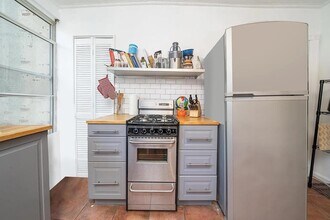 466 Monmouth St in Jersey City, NJ - Building Photo - Building Photo