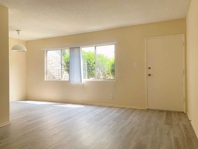 3648 Westwood Blvd in Los Angeles, CA - Building Photo - Building Photo