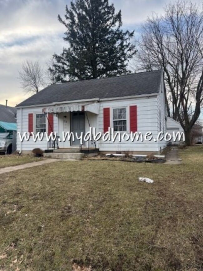 property at 728 Baxter St