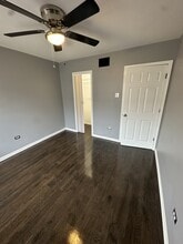 10450 S Maryland Ave, Unit Unit 2 in Chicago, IL - Building Photo - Building Photo