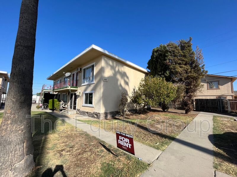 550 S Richmond Ave in Hanford, CA - Building Photo