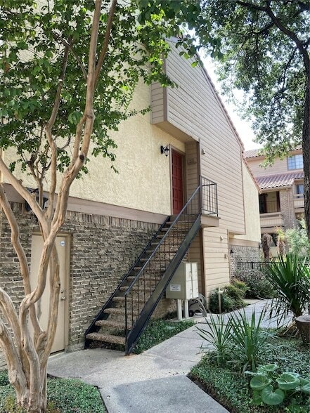 property at 7640 W Greenway Blvd