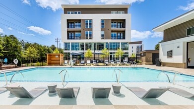 Aura Fifty4 in Chapel Hill, NC - Foto de edificio - Building Photo