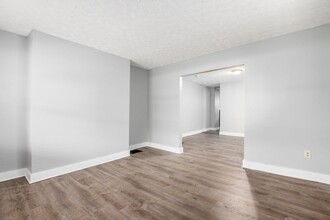 1313-1315-1315 E 17th Ave in Columbus, OH - Building Photo - Building Photo