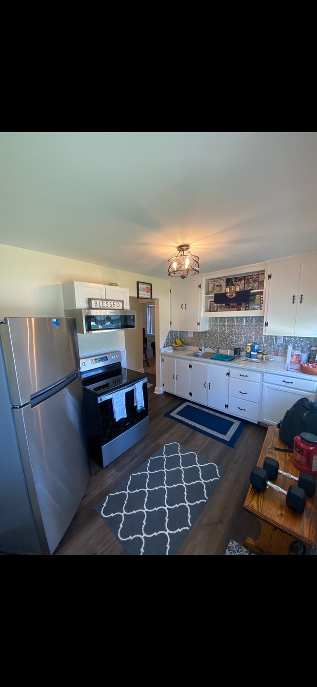 property at 400 W Byers Ave