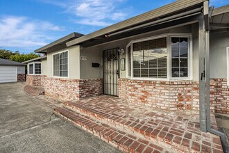 2379 Hart Ave in Santa Clara, CA - Building Photo - Building Photo