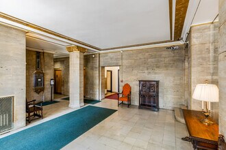 Wellington Apartments in Pittsburgh, PA - Foto de edificio - Lobby