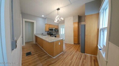 3930 S 2nd St in Louisville, KY - Foto de edificio - Building Photo