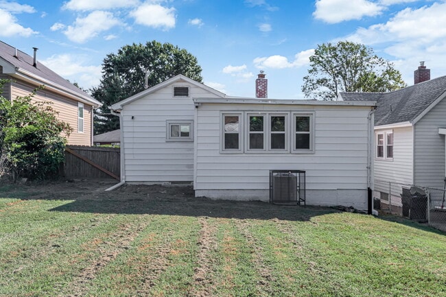 9919 Clyde Ave in St. Louis, MO - Building Photo - Building Photo