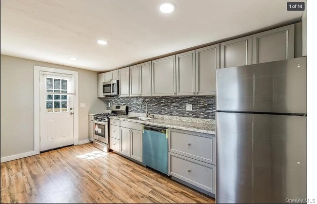 20 Cormack Ct in Babylon, NY - Building Photo - Building Photo