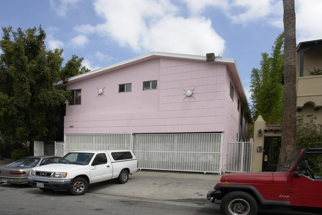 5843 Gregory Ave in Los Angeles, CA - Building Photo