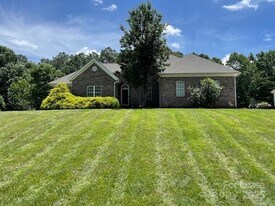 1994 Jaya Dr, Unit 4309 in Sherrills Ford, NC - Building Photo