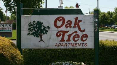 Oak Tree Apartments in Vancouver, WA - Foto de edificio - Building Photo