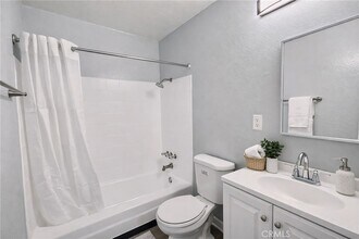 815 N Rose Ave, Unit 1 in Compton, CA - Building Photo - Building Photo