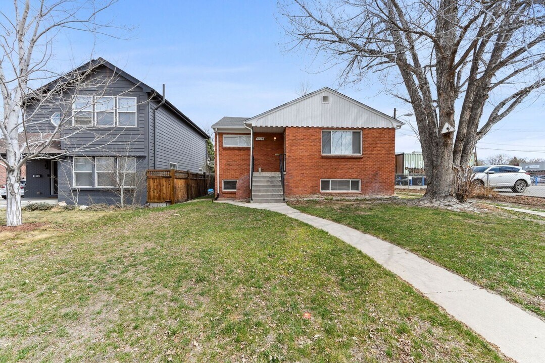 1520 Oneida St in Denver, CO - Building Photo