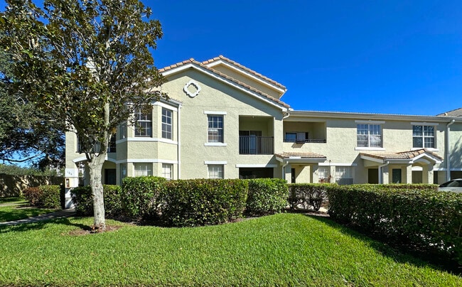 166 SW Peacock Blvd in Port St. Lucie, FL - Building Photo - Building Photo
