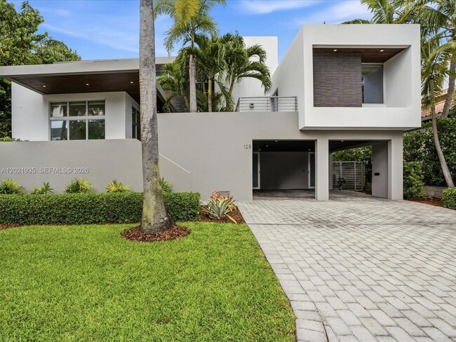 property at 125 Hampton Ln