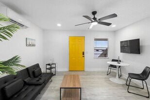 1882 Lake St in Oviedo, FL - Building Photo