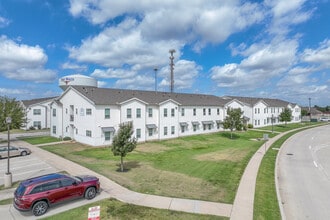 Avondale Farms Seniors in Haslet, TX - Building Photo - Building Photo