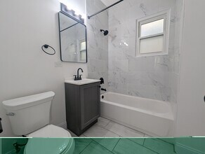 1520 W Melrose St, Unit 2F in Chicago, IL - Foto de edificio - Building Photo