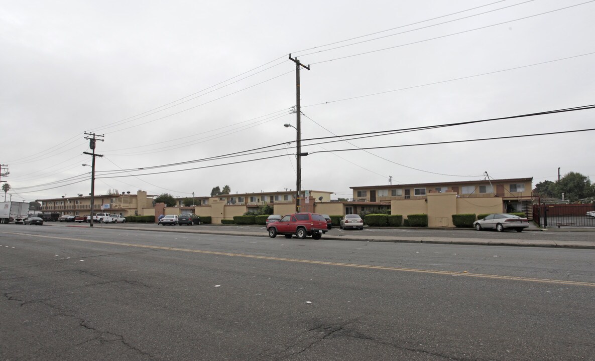 Doolittle Apartments in San Leandro, CA - Building Photo