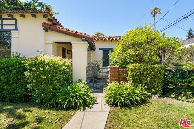 1017 S Orlando Ave in Los Angeles, CA - Building Photo - Building Photo