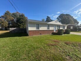 3332 Macdonald Rd in Virginia Beach, VA - Building Photo