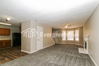 3920 Cypress Pointe Dr in Union City, GA - Building Photo - Building Photo