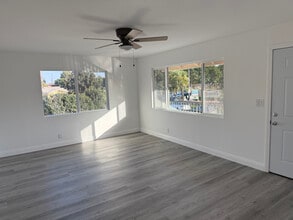 3275 Saturn Ave in Huntington Park, CA - Foto de edificio - Building Photo