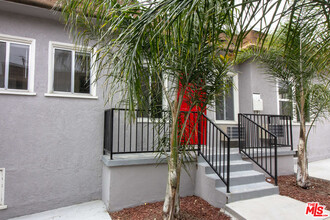 1260 Westmoreland Ave in Los Angeles, CA - Building Photo - Building Photo