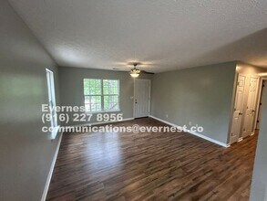 1612 Deer Springs Rd in Pelham, AL - Building Photo - Building Photo