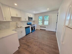 110 Clay St in Quincy, MA - Building Photo - Building Photo