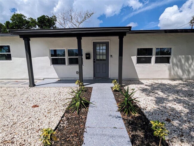 3200 22nd St N in St. Petersburg, FL - Building Photo - Building Photo