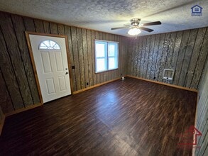 193 Schelley Rd in Gainesboro, TN - Foto de edificio - Building Photo