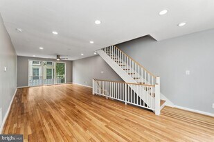 212 G St SW in Washington, DC - Building Photo
