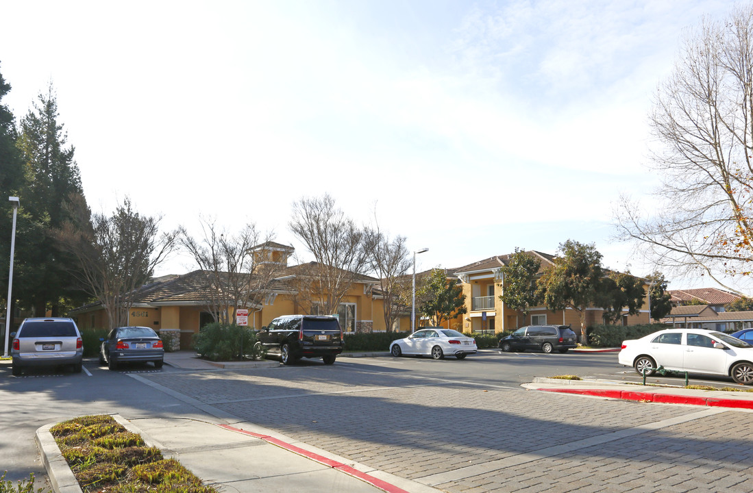 Stonegate in San Jose, CA - Building Photo