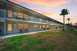 5257 81st Ln N in St. Petersburg, FL - Building Photo