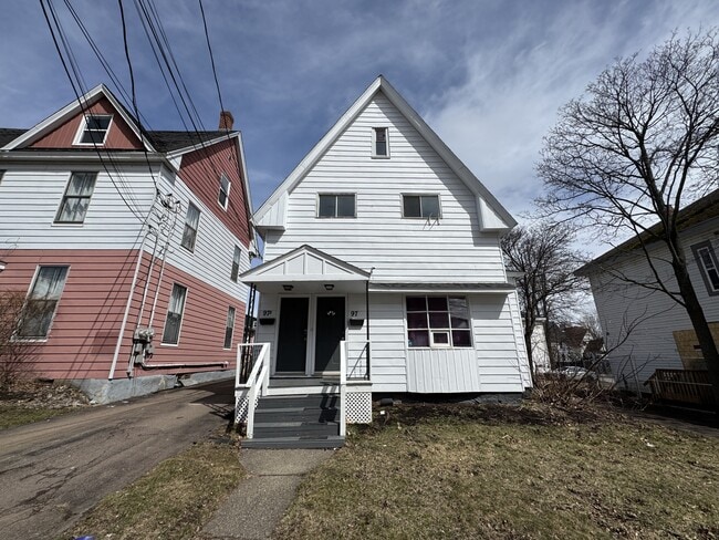 97 1/2-97 1/2 Cameron St in Moncton, NB - Building Photo - Building Photo