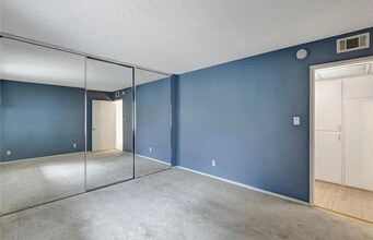 3530 Elm Ave in Long Beach, CA - Building Photo - Building Photo