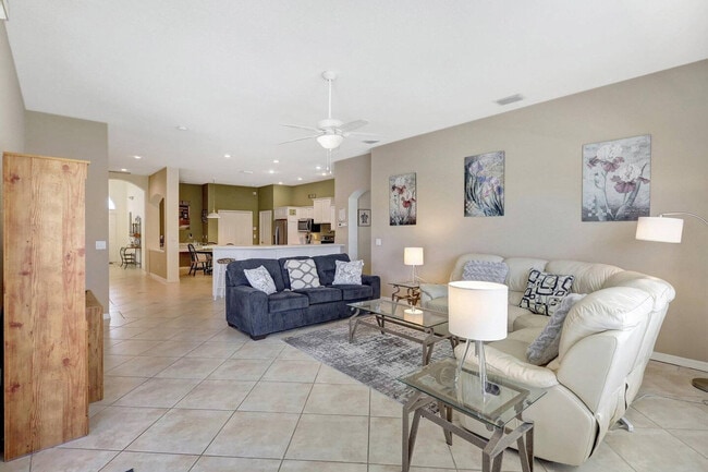 4805 Bookelia Cir