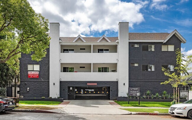 420 Windsor Rd in Glendale, CA - Foto de edificio - Building Photo
