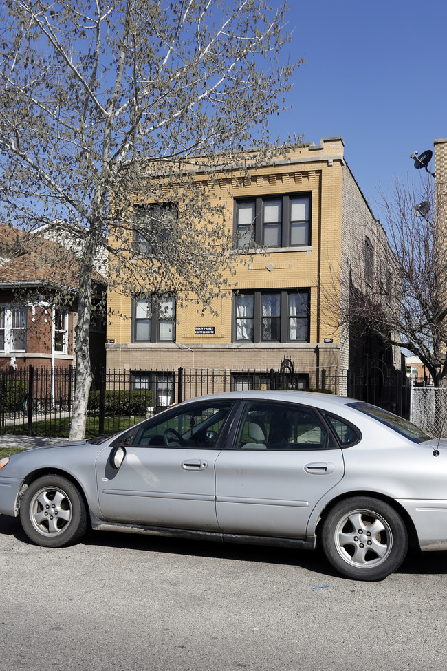 5104 W Parker Ave in Chicago, IL - Building Photo - Building Photo