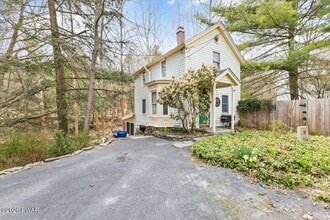 144 Sawkill Ave in Milford, PA - Foto de edificio - Building Photo