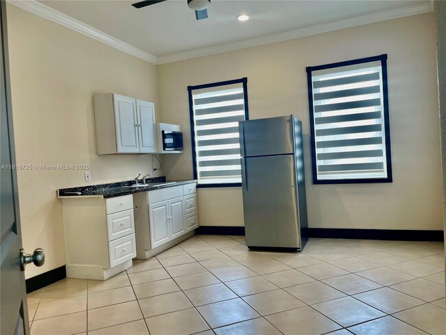 18157 NW 89th Pl in Hialeah, FL - Building Photo - Building Photo