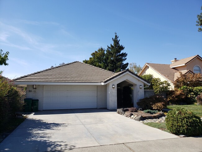 property at 44 Edgewater Ct