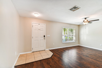 7719 N Branch Ave in Tampa, FL - Building Photo - Building Photo