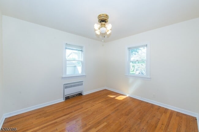 271 N 5th St in Saddle Brook, NJ - Building Photo - Building Photo